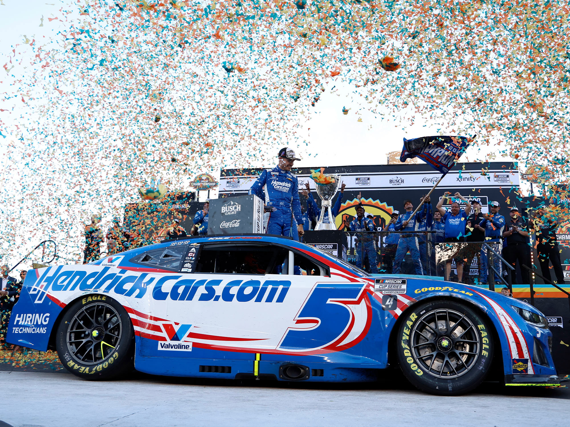 KYLE LARSON 2025 HENDRICKCARS.COM PHOENIX RACED VERSION 1:24 FLASHCOAT COLOR ELITE DIECAST