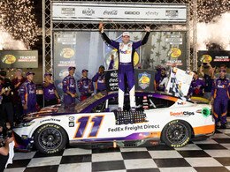 DENNY HAMLIN 2023 FEDEX FREIGHT BRISTOL RACED WIN 1:64 ARC DIECAST