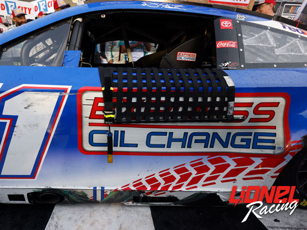 DENNY HAMLIN 2024 EXPRESS OIL CHANGE BRISTOL RACED WIN 1:24 ELITE DIECAST