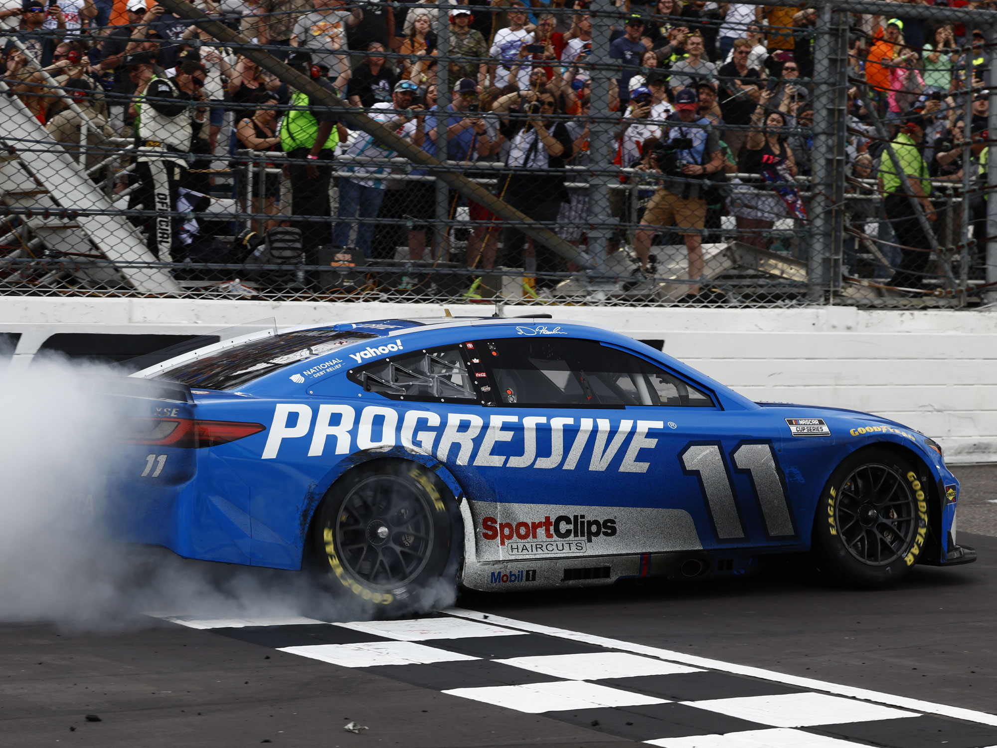 DENNY HAMLIN 2025 PROGRESSIVE MARTINSVILLE RACED WIN 1:24 COLOR CHROME ELITE DIECAST