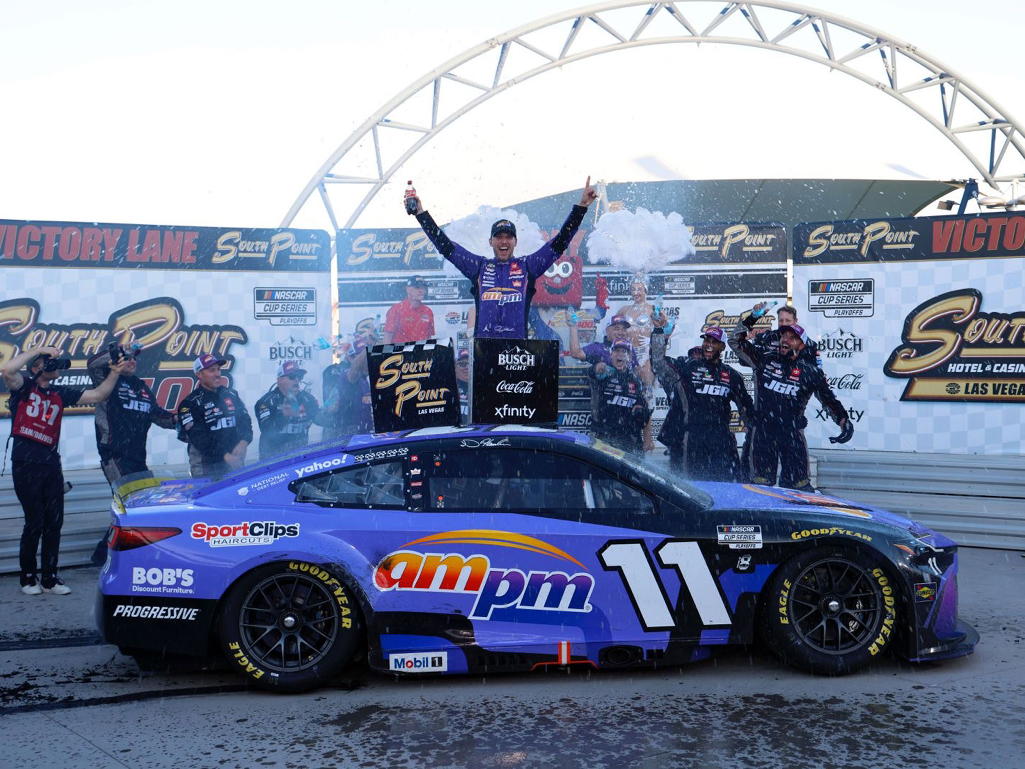 DENNY HAMLIN 2025 AMPM LAS VEGAS RACED WIN 1:64 ARC DIECAST