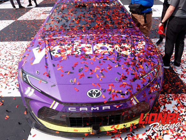 DENNY HAMLIN 2025 YAHOO! MICHIGAN RACED WIN 1:64 ARC DIECAST