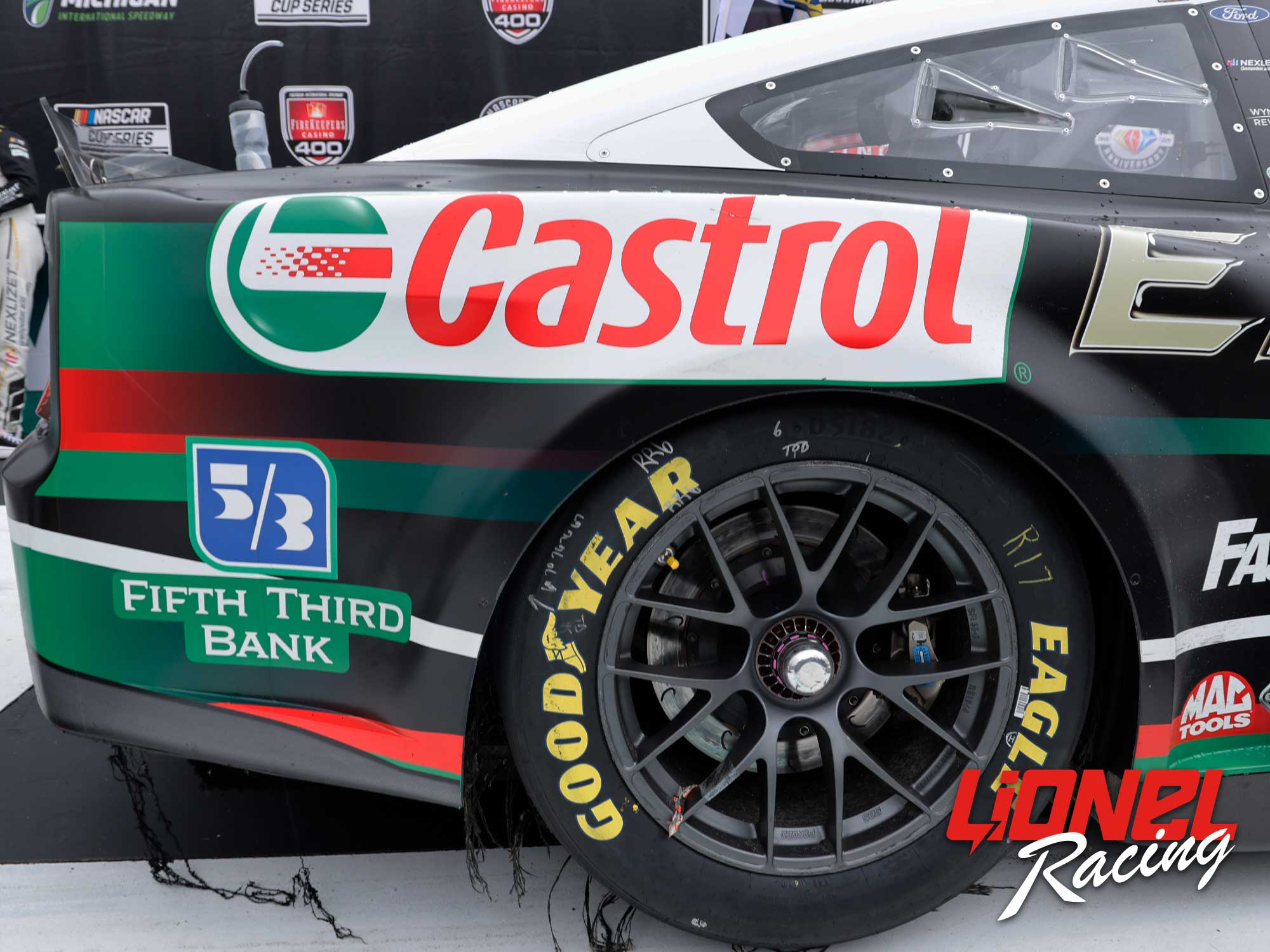 CHRIS BUESCHER 2023 CASTROL EDGE MICHIGAN RACED WIN 1:24 ELITE DIECAST