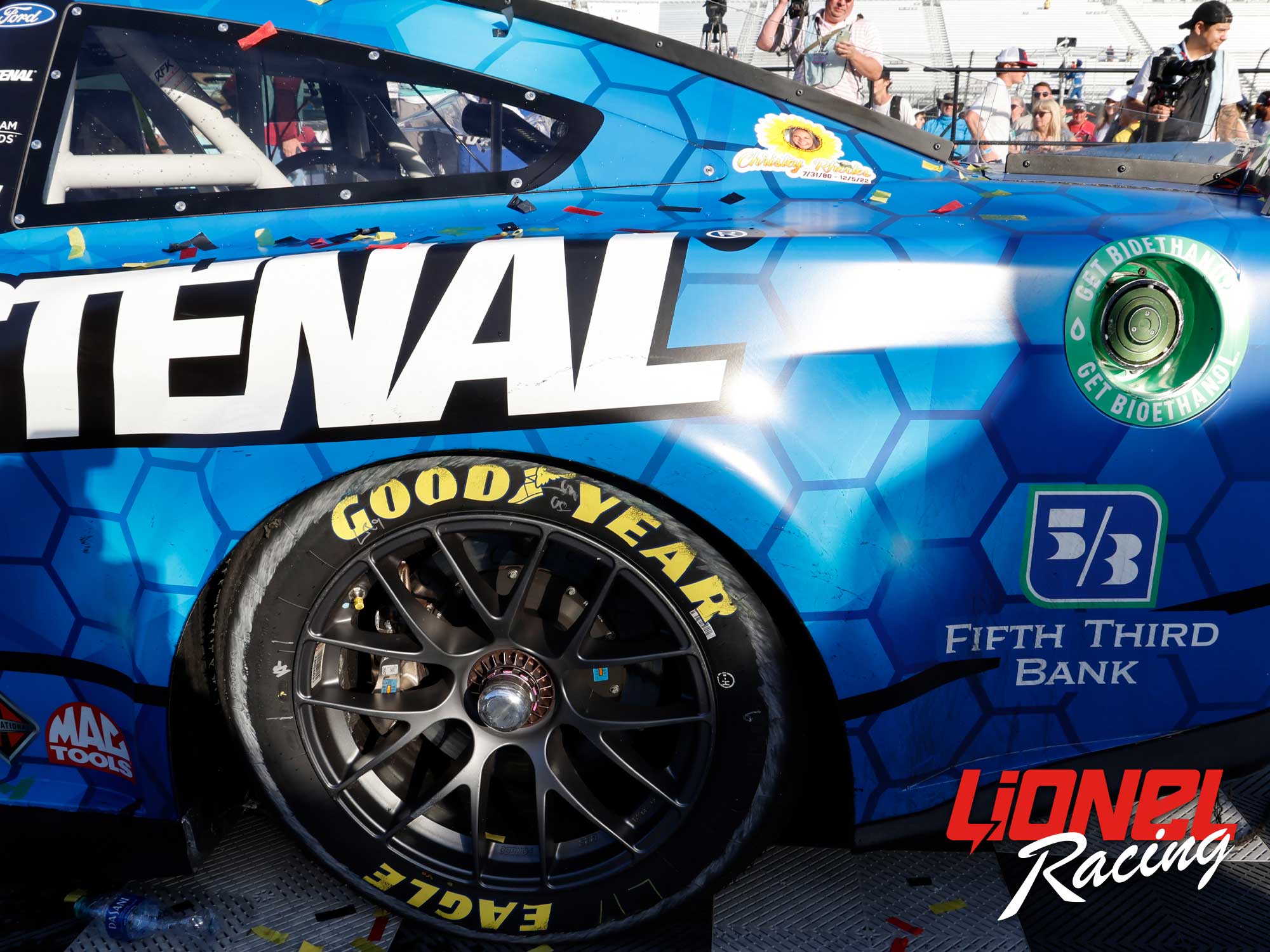CHRIS BUESCHER 2023 FASTENAL RICHMOND RACED WIN 1:24 DUAL AUTOGRAPHED ELITE DIECAST