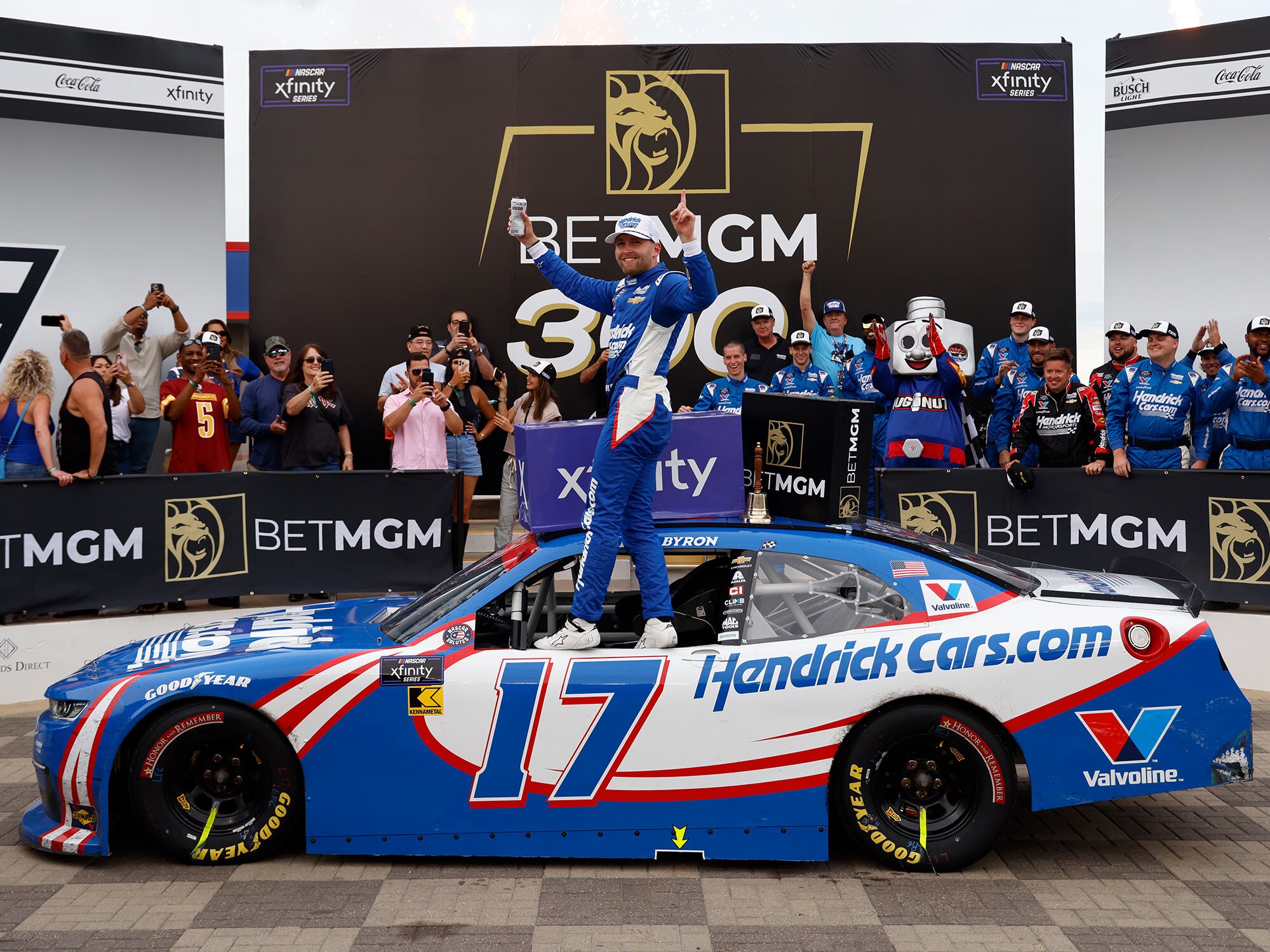 WILLIAM BYRON 2025 HENDRICKCARS.COM CHARLOTTE WIN 1:24 ARC DIECAST