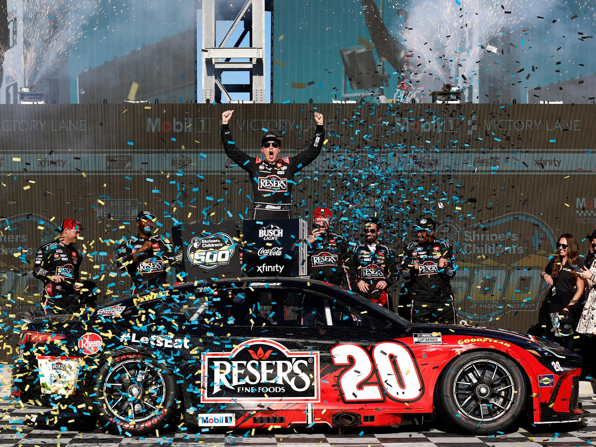 CHRISTOPHER BELL 2025 RESER'S PHOENIX RACED WIN 1:24 DUAL AUTOGRAPHED ELITE DIECAST