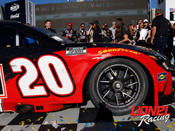 CHRISTOPHER BELL 2025 RESER'S PHOENIX RACED WIN 1:24 DUAL AUTOGRAPHED ELITE DIECAST