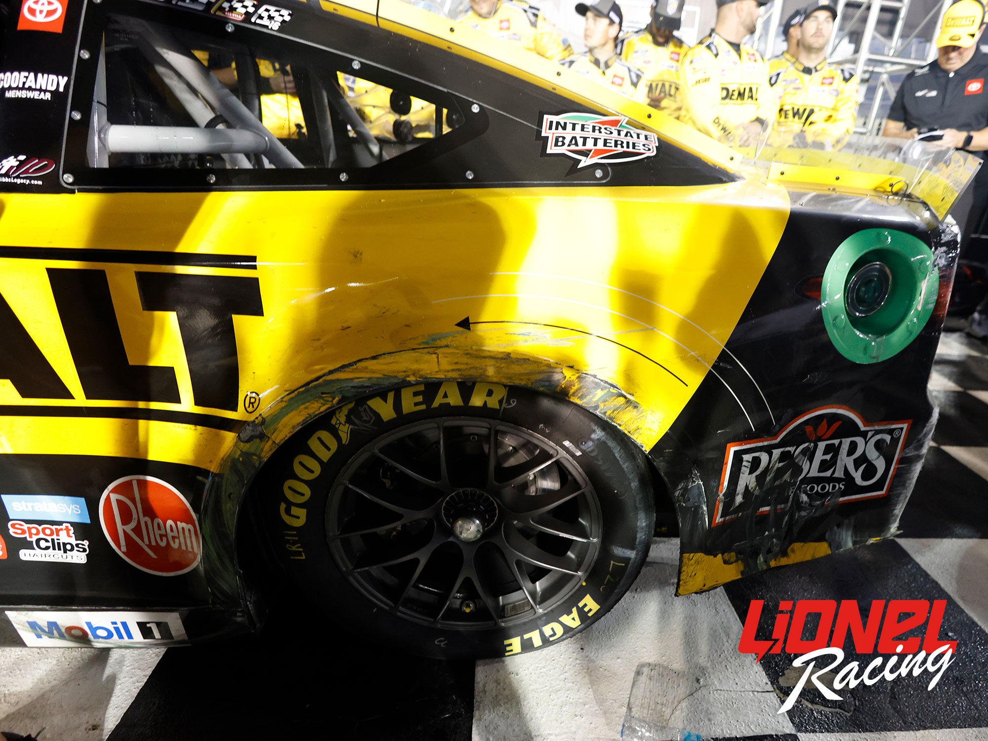 CHRISTOPHER BELL 2025 DEWALT BRISTOL RACED WIN 1:64 ARC DIECAST
