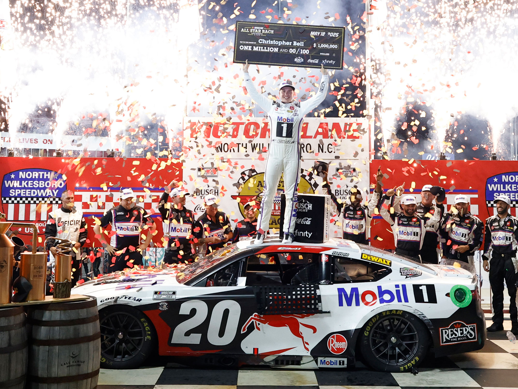 CHRISTOPHER BELL 2025 MOBIL 1 ALL-STAR RACED WIN 1:24 ARC DIECAST