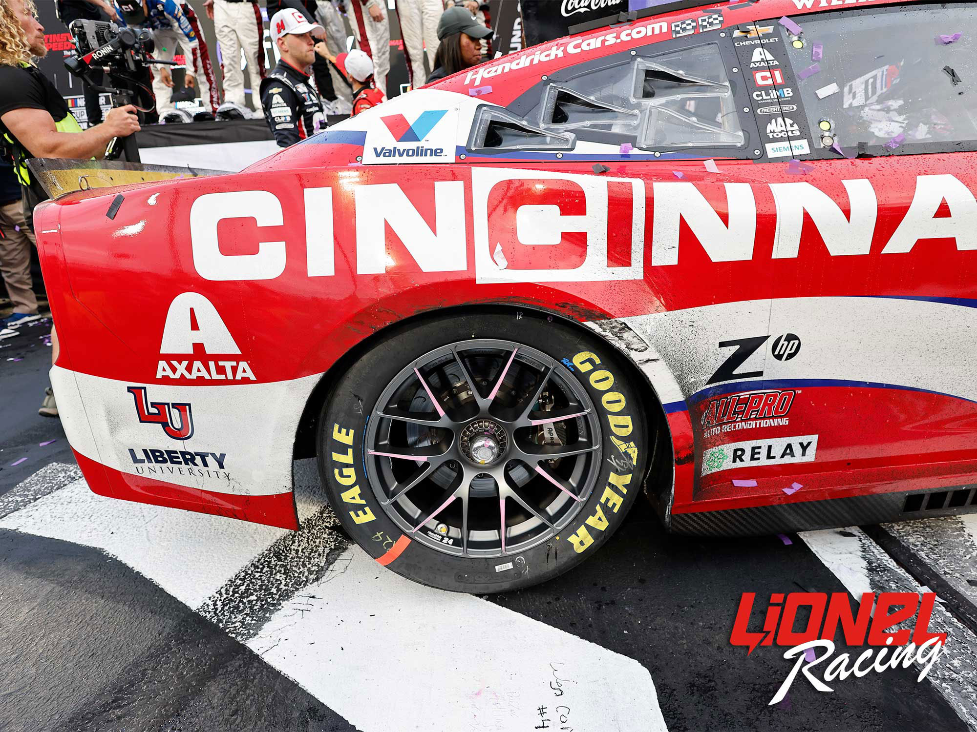 WILLIAM BYRON 2025 CINCINNATI MARTINSVILLE RACED WIN 1:64 ARC DIECAST