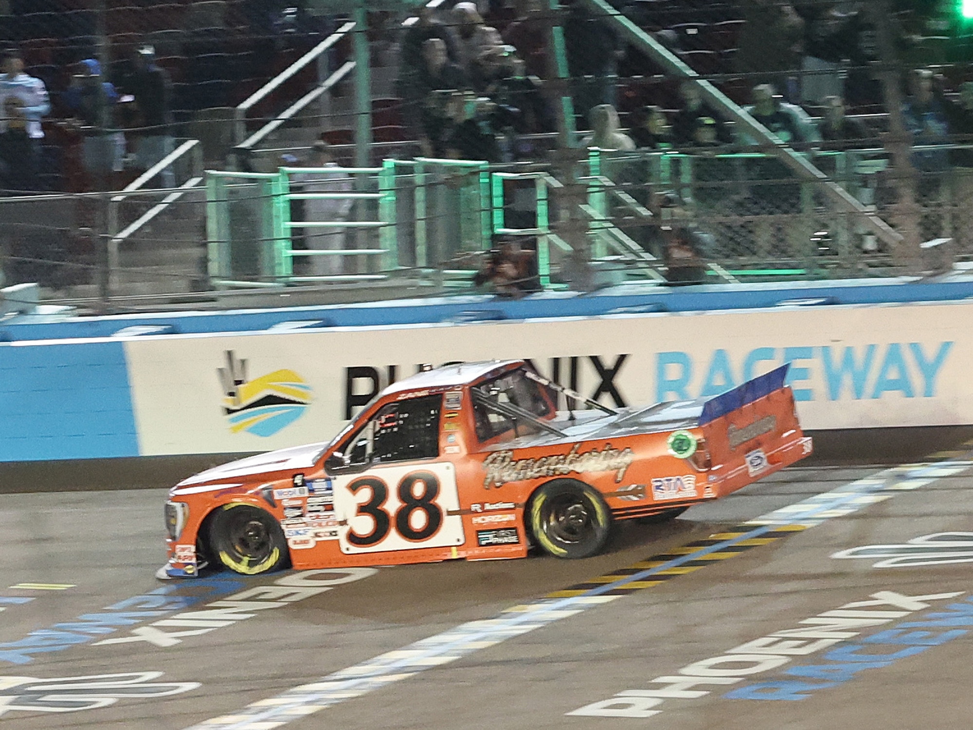 ZANE SMITH 2022 MICHAEL ROBERTS CONSTRUCTION PHOENIX RACED WIN 1:24 ARC TRUCK DIECAST