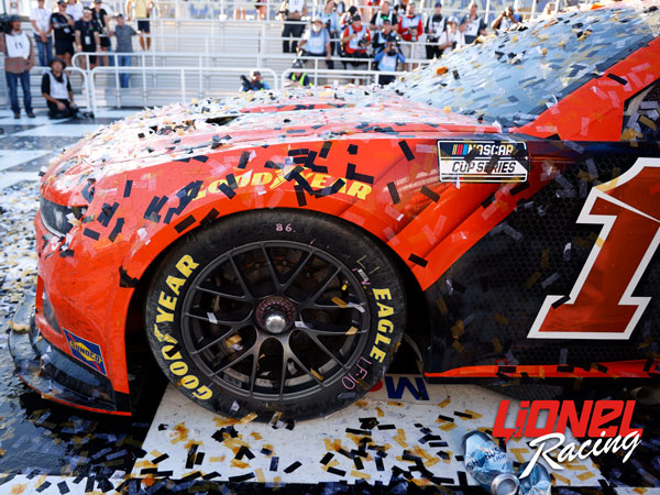 ROSS CHASTAIN 2024 KUBOTA KANSAS RACED WIN 1:24 DUAL AUTOGRAPHED ELITE DIECAST