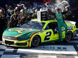 AUSTIN CINDRIC 2025 MENARDS TALLADEGA WIN 1:64 ARC DIECAST