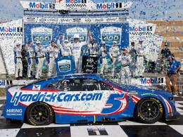 KYLE LARSON 2025 HENDRICKCARS.COM KANSAS RACED WIN 1:24 COLOR CHROME ELITE DIECAST