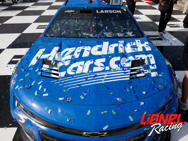 KYLE LARSON 2025 HENDRICKCARS.COM KANSAS RACED WIN 1:24 ELITE PREMIER DIECAST
