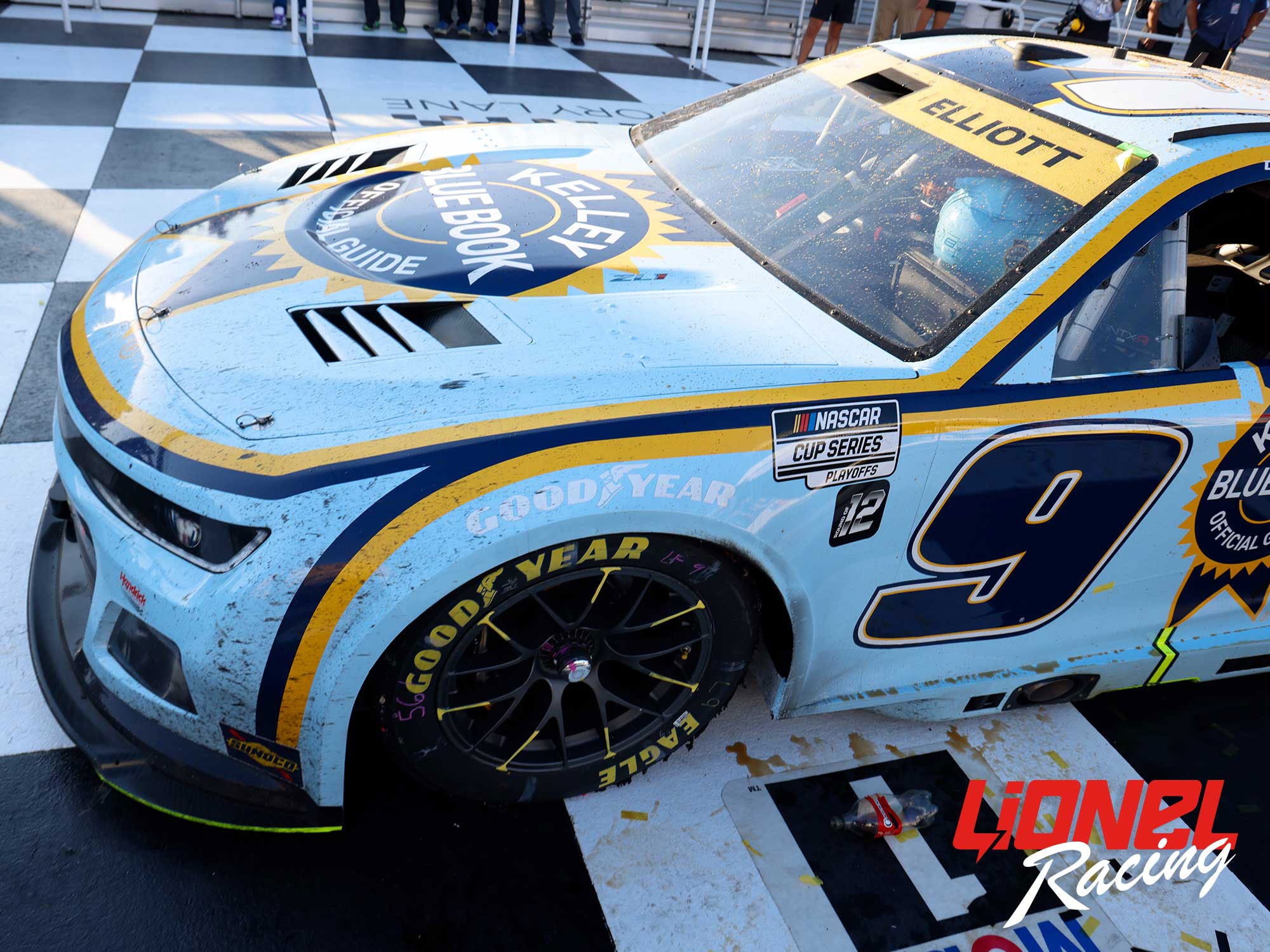 CHASE ELLIOTT 2025 KELLEY BLUE BOOK KANSAS RACED WIN 1:24 ELITE PREMIER DIECAST